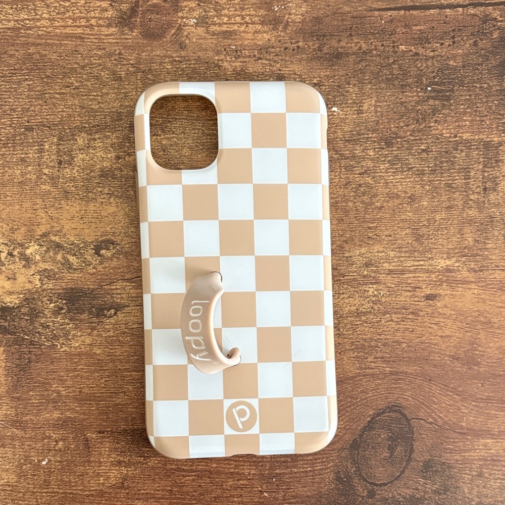 Loopy Case Beige and White Checkered Phone Cover